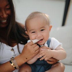 Mushie Fingertandbrste - Soft Lilac/Ivory