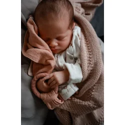 Natruba nusseklud med bidering-lyserd