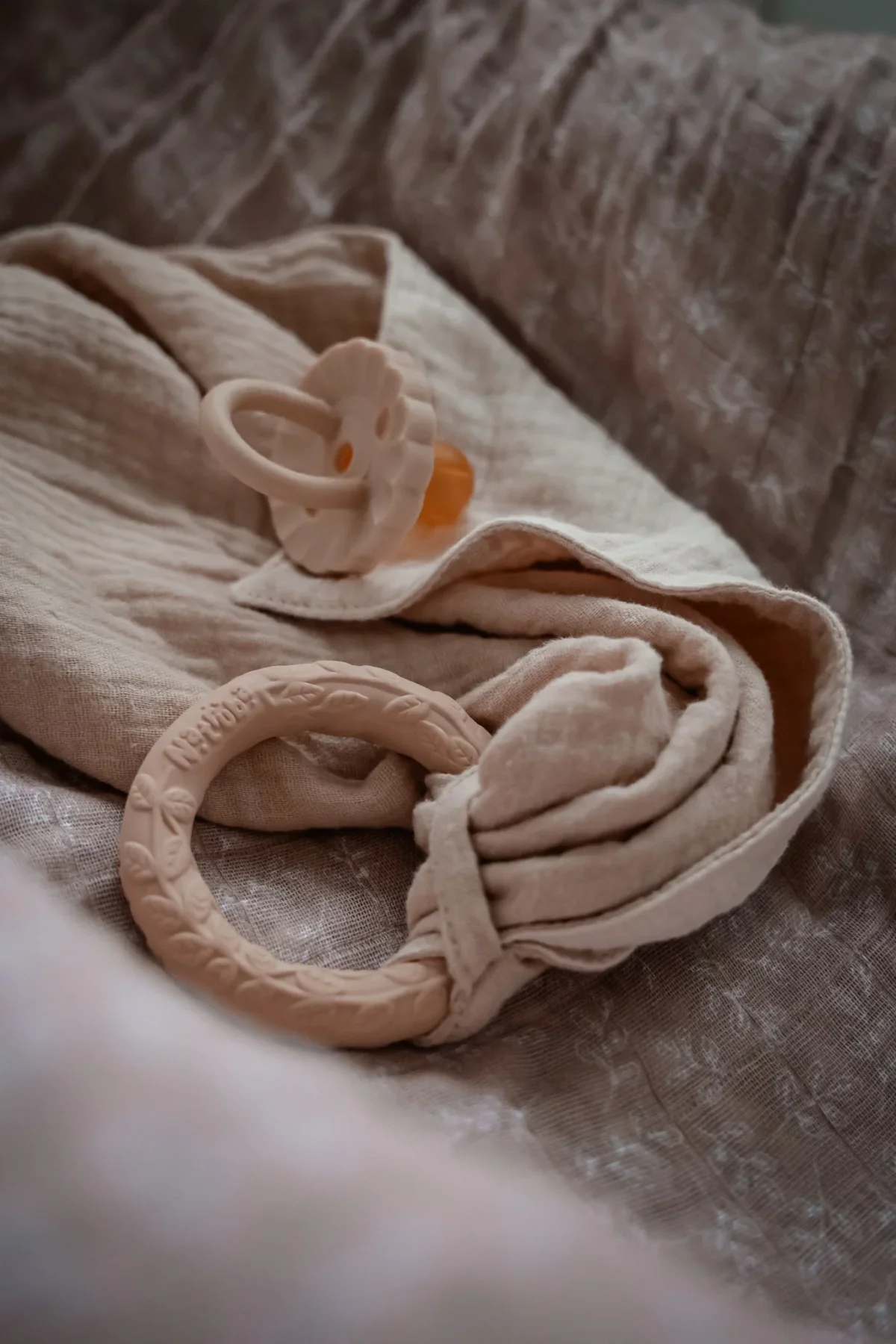 natruba nusseklud med bidering-creme