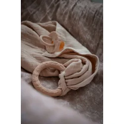 Natruba nusseklud med bidering-creme