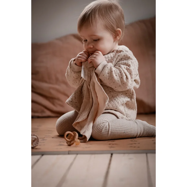 Natruba nusseklud med bidering-creme